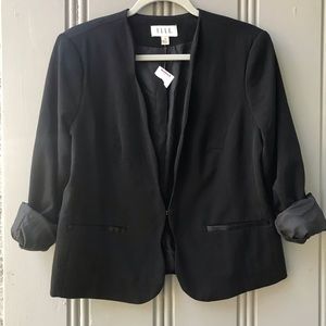 NWT Scalloped Collar Elle Blazer